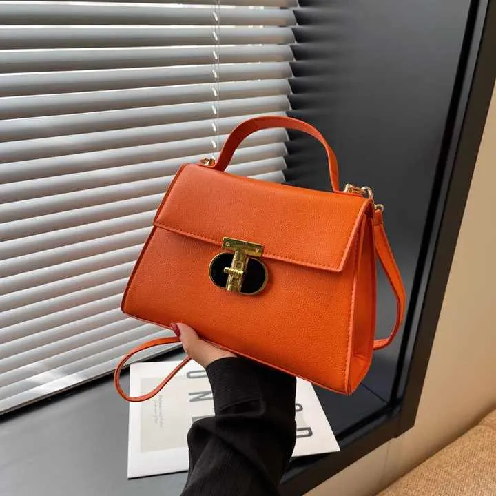 حقائب كتف فاخرة للسيدات -  Luxury Ladies Shoulder Bags